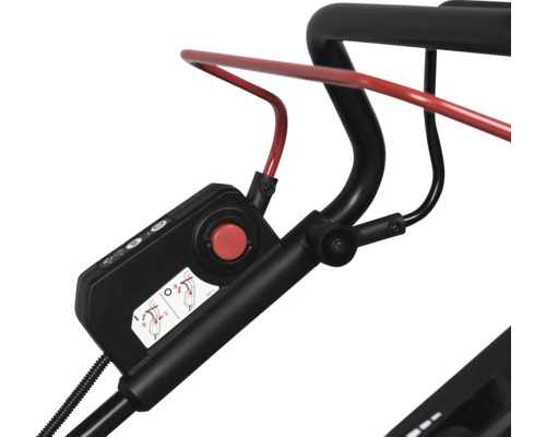 Detailaufnahme des Bedienelements eines Rasenmähers