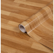 Selbstklebende Dekorfolie mit Holzoptik auf einer Rolle