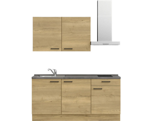 Küchenzeile mit Spüle, Kochfeld und Dunstabzugshaube