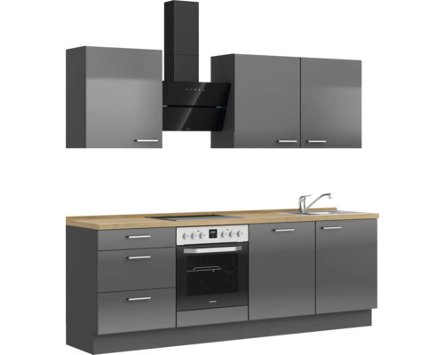 Komplette Küche mit Hängeschränken, Dunstabzugshaube, Spüle und Elektroherd