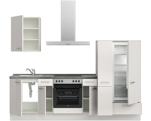 Küchenzeile mit Spüle, Herd, Backofen, Dunstabzugshaube, Hängeschrank und Kühlschrank
