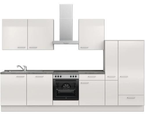 Komplette Küche mit Spüle, Herd, Dunstabzugshaube und Schränken