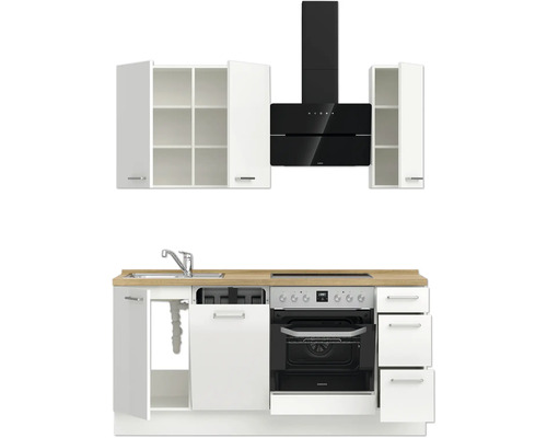 Küchenzeile mit Spüle, Herd, Dunstabzugshaube und Schränken