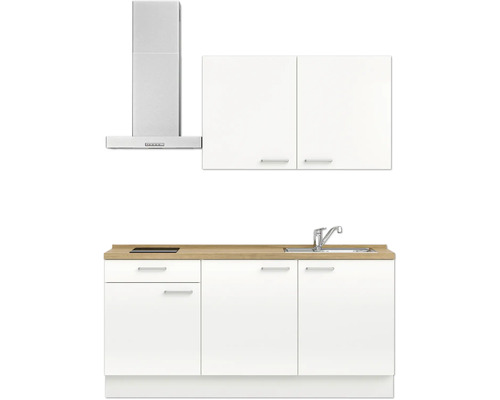 Küchenzeile mit Spüle, Kochfeld und Dunstabzugshaube