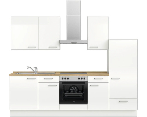 Moderne Küche mit weißen Schränken, Spüle, Herd und Dunstabzugshaube