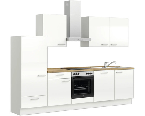 Küchenzeile mit Hängeschränken, Spüle, Kochfeld, Backofen und Dunstabzugshaube