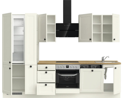 Küchenzeile mit Kühlschrank, Spüle, Herd, Backofen und Dunstabzugshaube