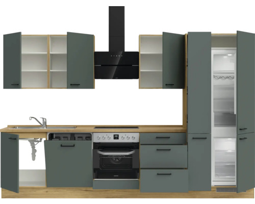 Küchenzeile mit Spüle, Geschirrspüler, Herd, Backofen, Dunstabzugshaube, Hängeschränken und Kühlschrank