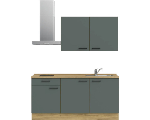 Küchenzeile mit Spüle, Kochfeld und Dunstabzugshaube