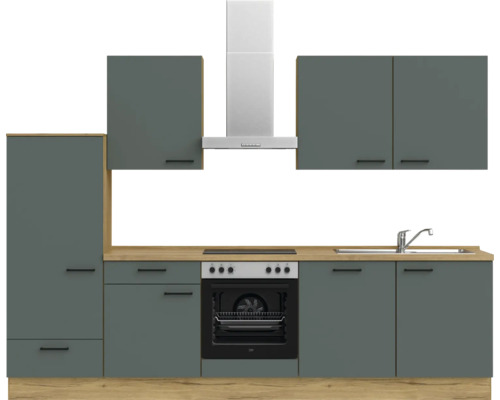 Moderne Küche mit Küchenschränken, Spüle, Kochfeld und Dunstabzugshaube.