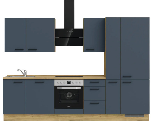 Moderne Küche mit Spüle, Herd, Dunstabzugshaube und Schränken