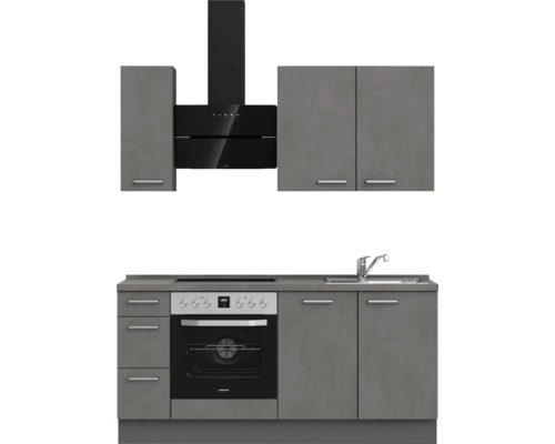 Küchenzeile mit Hängeschränken, Dunstabzugshaube, Herd und Spüle