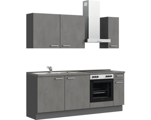 Küchenzeile mit Spüle, Herd, Backofen und Dunstabzugshaube