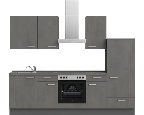 Küchenzeile mit Spüle, Herd, Dunstabzugshaube und Schränken