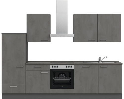 Komplette Küchenzeile mit Hänge- und Unterschränken, Herd und Dunstabzugshaube.