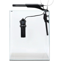 Aquarium mit Filter, Heizstab und Lampe