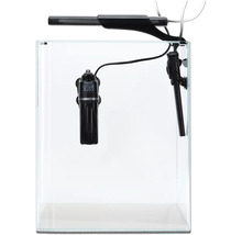 Aquarium mit Filter und Beleuchtung