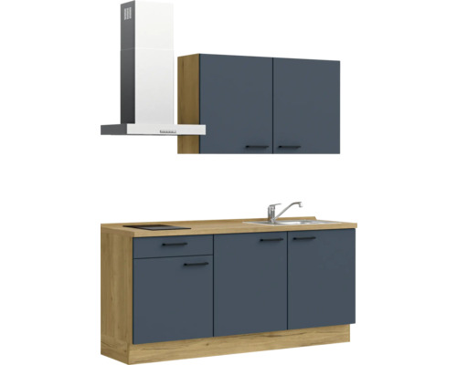 Küchenzeile mit Spüle, Kochfeld und Dunstabzugshaube