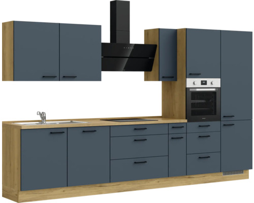 Komplette Küche mit Spüle, Herd, Dunstabzugshaube, Hängeschränken und Einbaubackofen