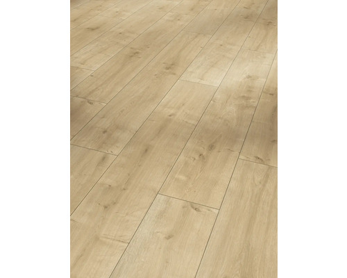 Verlegter Laminatboden in Holzoptik