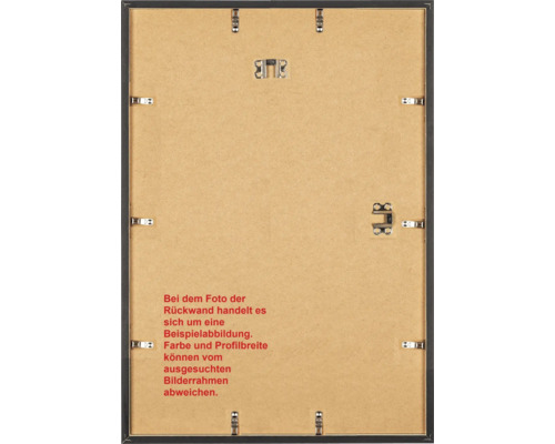 Rückseite eines Bilderrahmens mit brauner Rückwand und Metallaufhängern