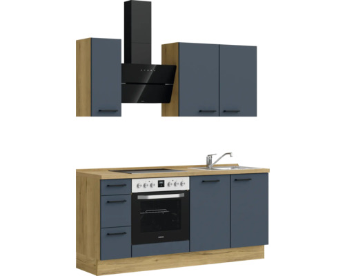 Küchenzeile mit Spüle, Herd und Dunstabzugshaube