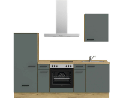 Küchenzeile mit Spüle, Herd, Dunstabzugshaube und Schränken