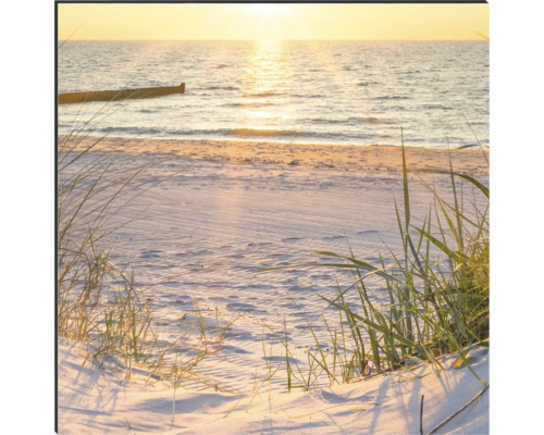 Strand mit Sand, Meer und Horizont