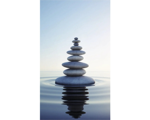 Steinturm im Wasser