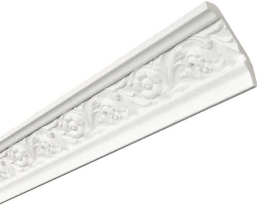 Weiße Zierleiste mit floralem Muster.