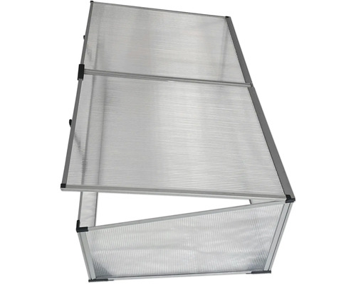 Frühbeetkasten mit geöffnetem Deckel