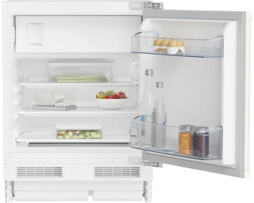 Geöffneter Kühlschrank mit Lebensmitteln