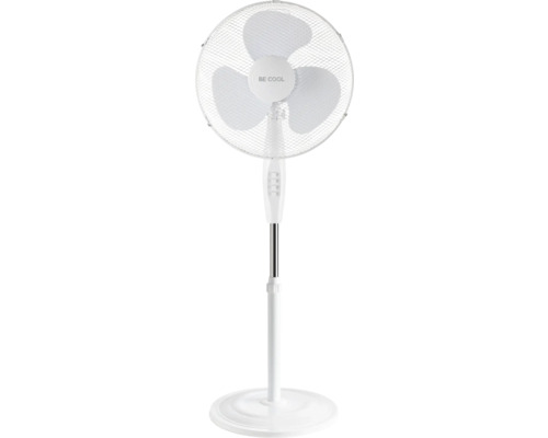 Weißer Standventilator mit Schutzgitter
