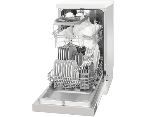 Geschirrspüler mit offenem Innenraum, beladen mit Geschirr