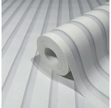 Tapetenrolle mit Streifenmuster