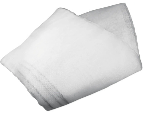 Weißes Mulltuch, gefaltet