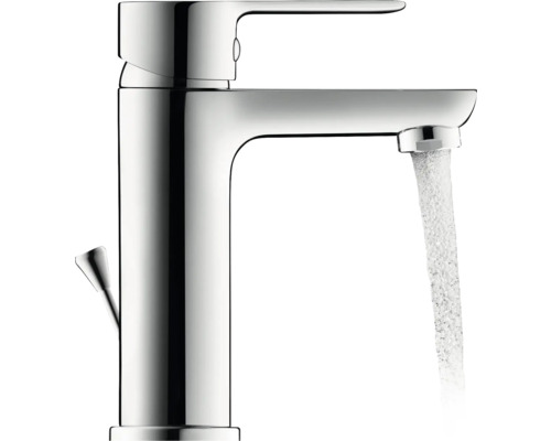 Wasserhahn aus Metall mit fließendem Wasser