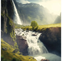 Landschaftsbild mit Wasserfall, Felsen und grüner Vegetation
