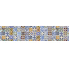 Fliesenwand mit floralen Mustern für Wandgestaltung