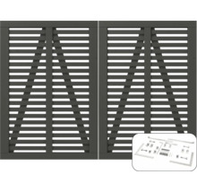 Zwei Holztore mit horizontalen Lamellen und Montagezubehör