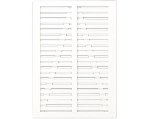 Weiße Fensterläden mit horizontalen Lamellen