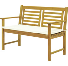 Holzbank mit Armlehnen und Sitzkissen für den Garten