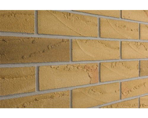 Wand mit Ziegelverblendern