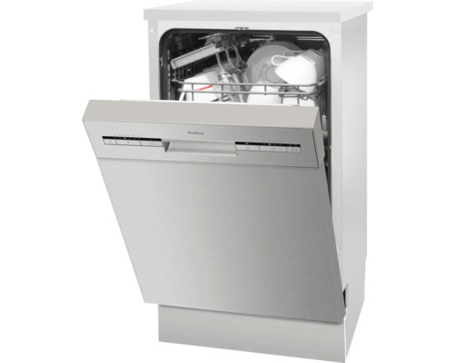 Geschirrspüler mit offener Tür und Geschirr im Innenraum