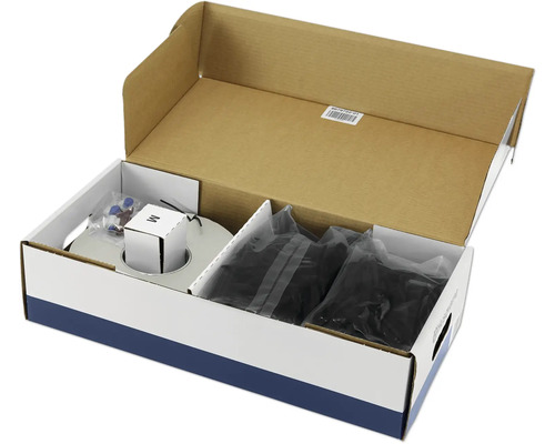 Offener Karton mit Installationsmaterial