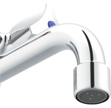 Wasserhahn aus Metall