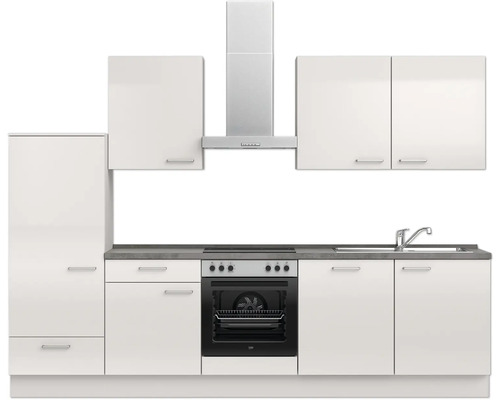 Komplette Küchenzeile mit Spüle, Herd, Backofen, Dunstabzugshaube und Schränken