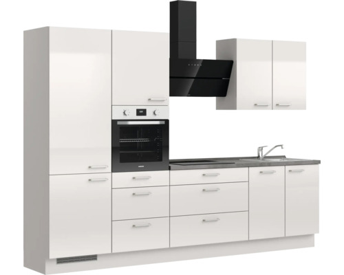 Moderne Küche mit Hochschrank, Backofen, Dunstabzugshaube, Spüle und Arbeitsplatte