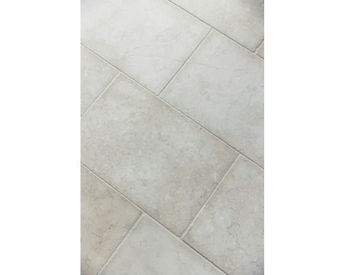 Rechteckige Bodenfliesen aus Keramik