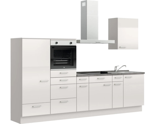 Küchenzeile mit Spüle, Herd und Dunstabzugshaube